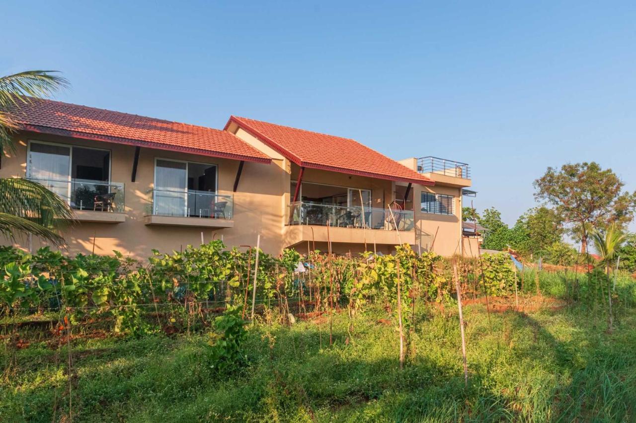 Luna Villa By Stayvista - Lakeside Charm With Terrace, Lush Lawn & Modern Decor Nashik Eksteriør billede