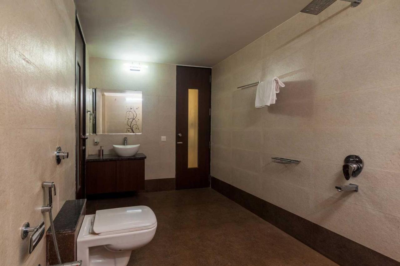 Luna Villa By Stayvista - Lakeside Charm With Terrace, Lush Lawn & Modern Decor Nashik Eksteriør billede